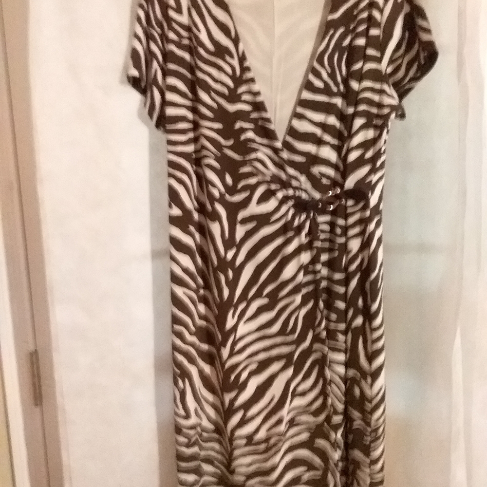 Dress - Picture 3 of 5